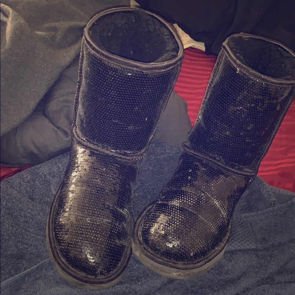 Sparkle Ugg boots in black
